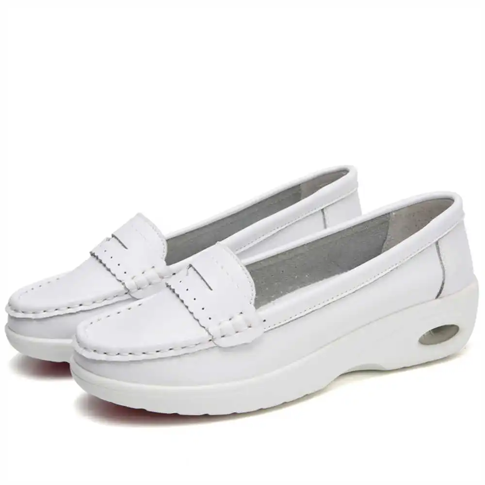 Thick Sole Slipon White Traine - Travel Accessories Gift Basket のレビューと価格