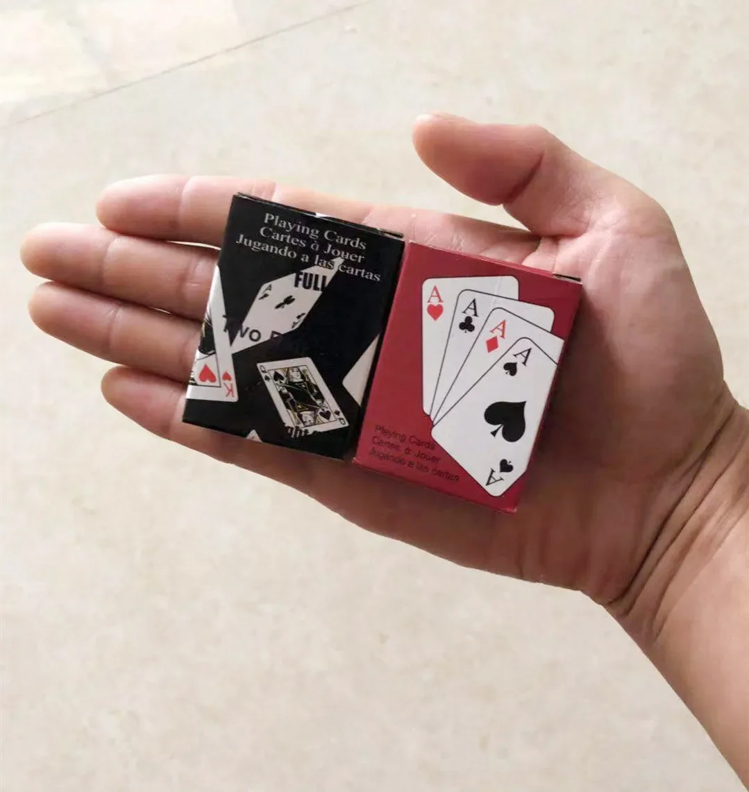 1 piece Mini Cute Poker Cards  - Travel Accessories For 4 Year Old のレビューと価格