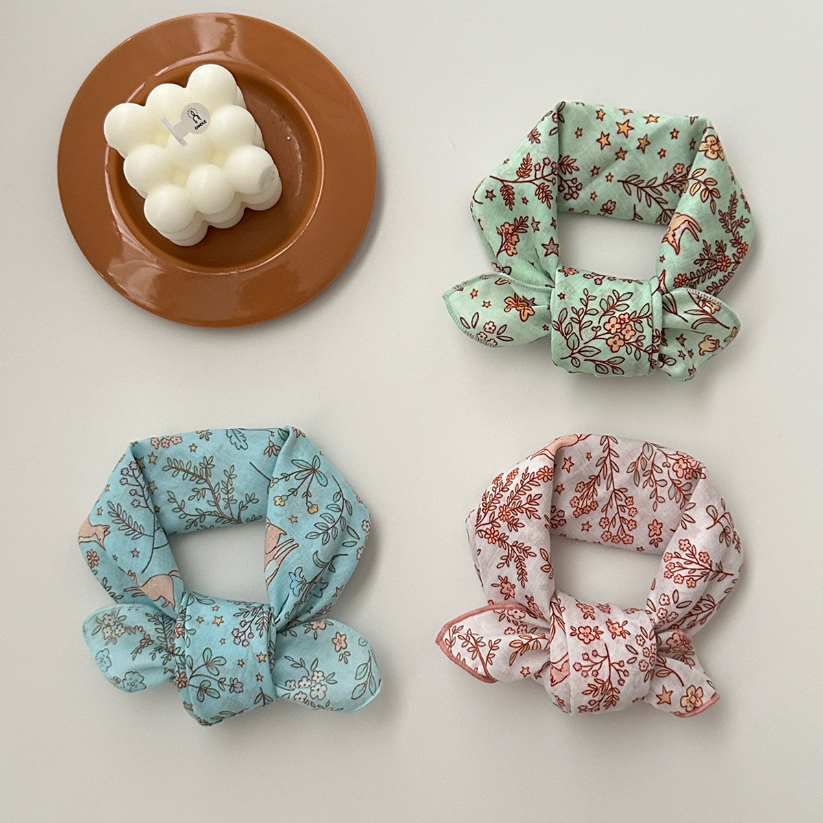 A Pair of Women's Floral Fox P - Travel Accessories Neck のレビューと価格