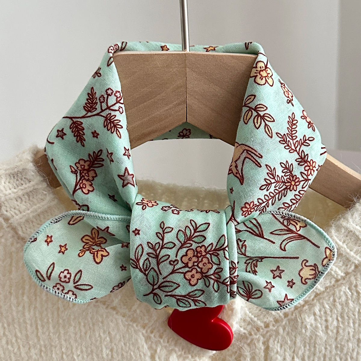 A Pair of Women's Floral Fox P - Travel Accessories Neck のレビューと価格