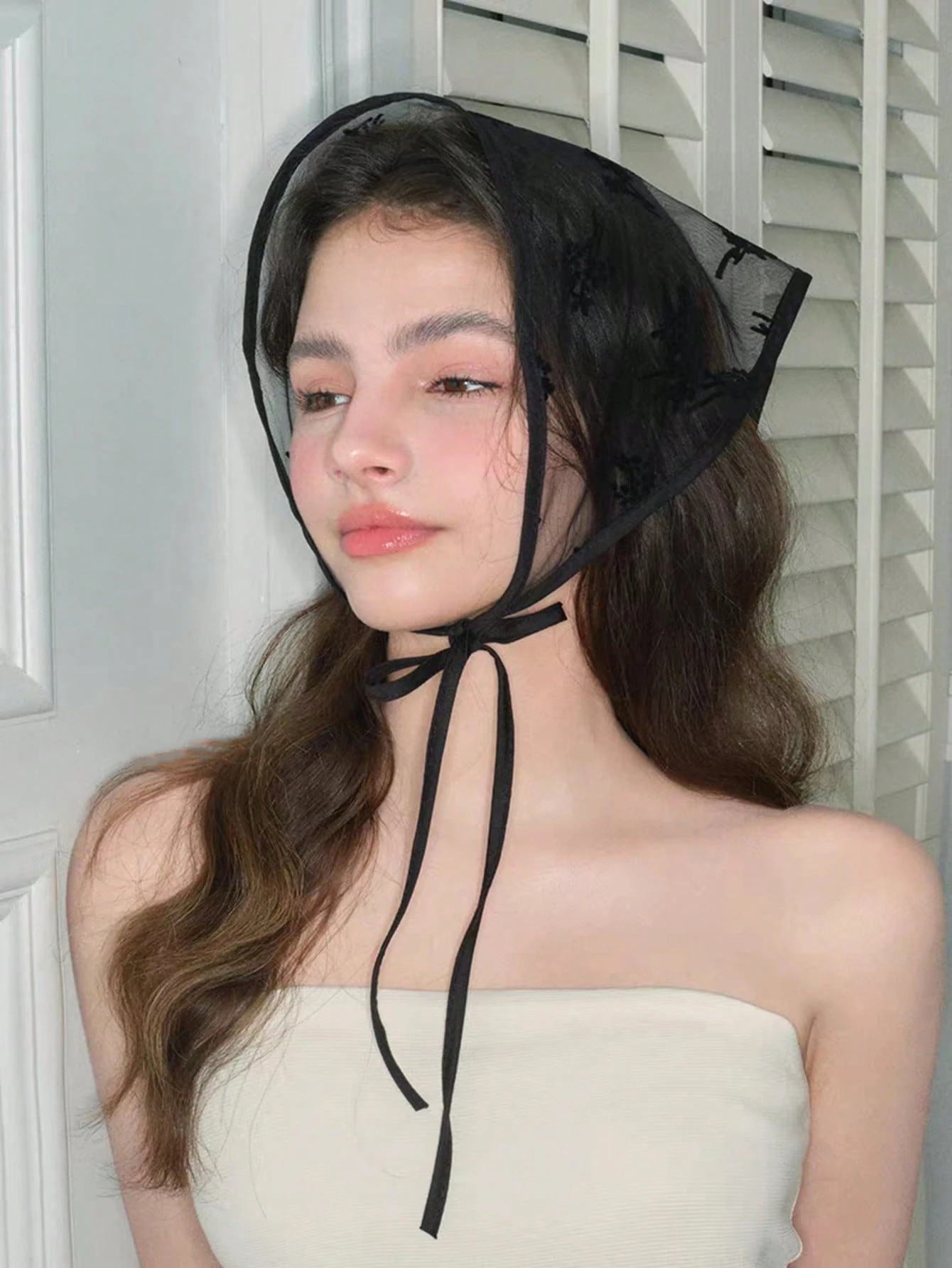 Delicate White Floral Lace Ban - Travel Accessories Neck のレビューと価格