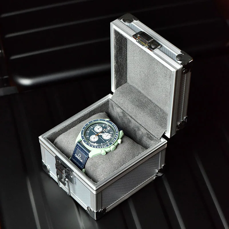 Portable Aluminum Watch Boxes  - Travel Accessories Gifts For Men のレビューと価格