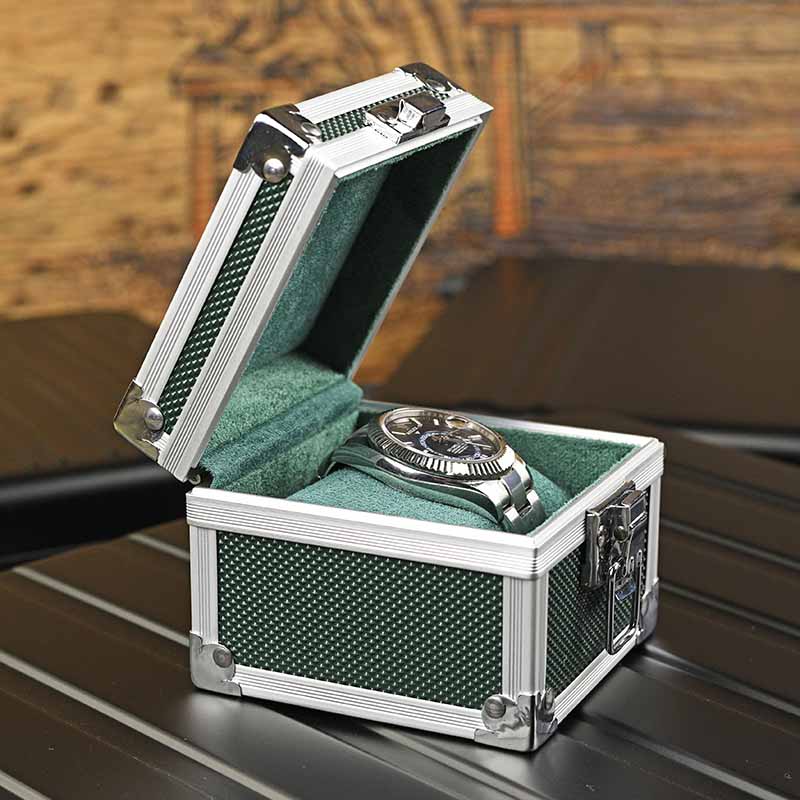 Portable Aluminum Watch Boxes  - Travel Accessories Gifts For Men のレビューと価格