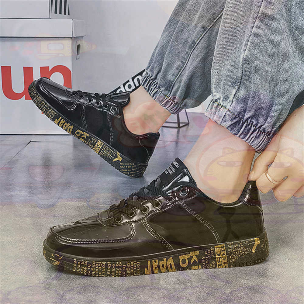 Round Foot Size 45 Sneakers Wh - Travel Accessories Gift Basket のレビューと価格